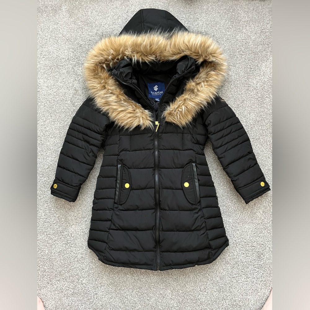 Black puffer Rocawear coat